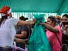 Crianças recebem presentes do Natal Solidário em São Miguel do Oeste