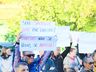 Servidores municipais fazem novo protesto na frente da prefeitura
