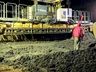 Primeiras cargas de concreto são despejadas na BR-163, em São José do Cedro