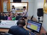 Crianças da creche Nossa Senhora Aparecida visitam os estúdios da Cedro FM