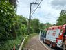 Jovem fica ferido ao colidir motocicleta em guard rail 