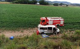 Acidente com microônibus deixa um morto e oito feridos no RS