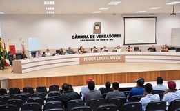 Câmara aprova projeto autorizando pagamento do piso nacional ao magistério de São Miguel do Oeste