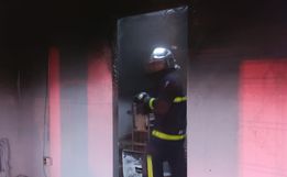 Incêndio em residência deixa morador ferido