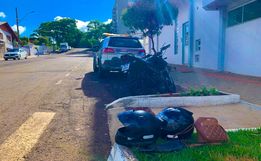 Colisão entre moto e camionete deixa mulher ferida em SMOeste 