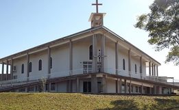 Ladrões arrombam paróquia durante missa 