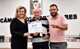 Vereadores prestam homenagem a José Carlos Zandavali Fiorini por sua trajetória pública