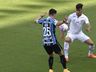 Marinho brilha, marca duas vezes de pênalti, e Santos vence o Grêmio