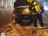 Veículo sem seguro é danificado por incêndio no motor
