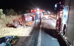 Colisão frontal entre dois carros mata homem na BR 163