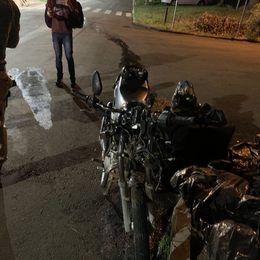 Motorista foge sem prestar socorro após colidir em motocicleta