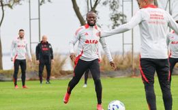 Internacional encara o Santos fora de casa nesta quarta-feira pelo Brasileirão 