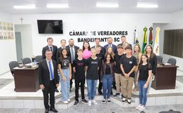 Jovens tomam posse na Câmara de Bandeirante e iniciam participação no Parlamento Jovem