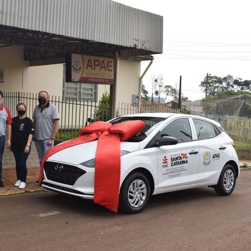 CAESP Caminho de Luz de Iporã do Oeste é contemplado com novo veículo