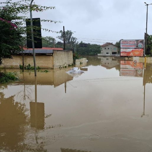 Chuvas em SC deixam 700 desabrigados e municípios em situação de emergência