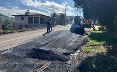 Setor de Urbanismo aplica 17 toneladas de asfalto em ruas de Guaraciaba
