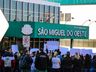 Servidores municipais fazem novo protesto na frente da prefeitura