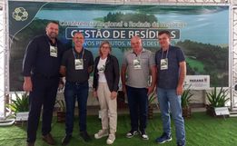 Prefeito de SJO visita projetos de Biogás no Paraná