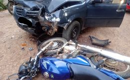 Colisão entre carro e moto deixa mulher ferida em Palma Sola