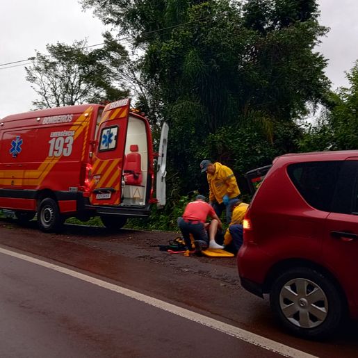 Condutor sofre ferimentos em queda de motocicleta na SC-386 em Mondaí