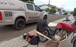 Menor suspeito de furtar moto e bebidas em mercado é apreendido pela PM