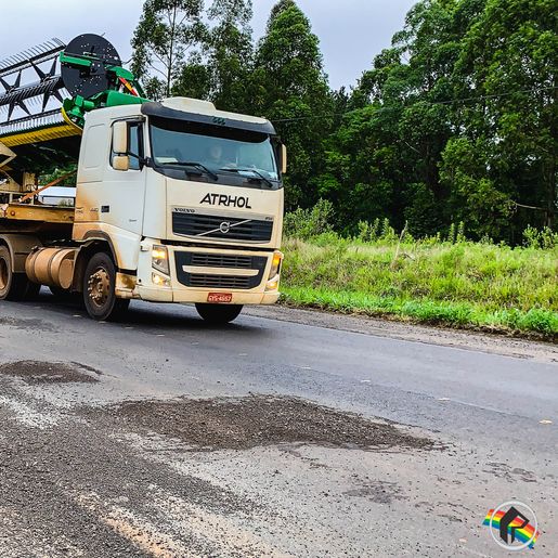 VÍDEO: Trecho recém pavimentado da BR-163 apresenta buracos 