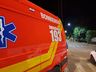 Colisão entre carro e moto deixa jovem ferida no centro de Itapiranga