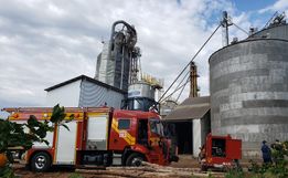 Vídeo: Incêndio atinge silo secador de grãos da Cooper A1 de Iporã do Oeste