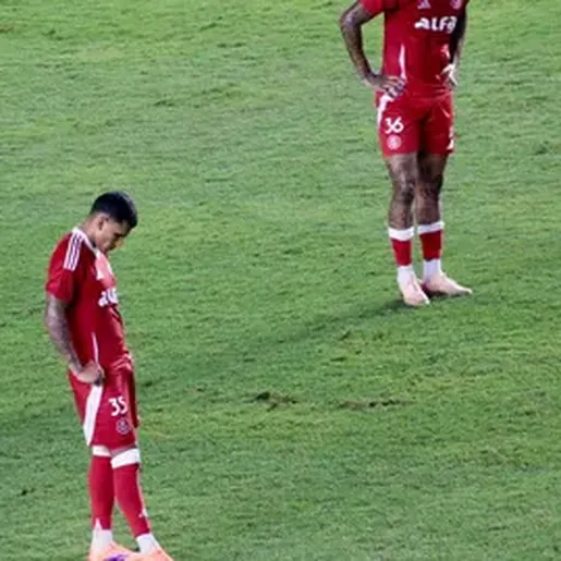 São Paulo vence e complica Internacional no Brasileirão 