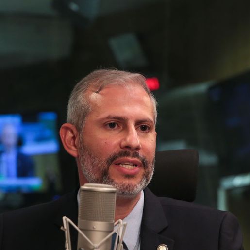 Governo oficializa Victor Godoy como ministro da Educação