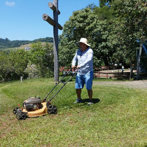 Lions e Léo Clube realizam ação voltada ao meio ambiente em SJCedro 
