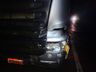 Caminhão colide em árvore caída na SC 163 em Itapiranga