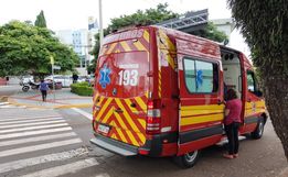 Adolescente é atropelada por carro no centro de São José do Cedro 