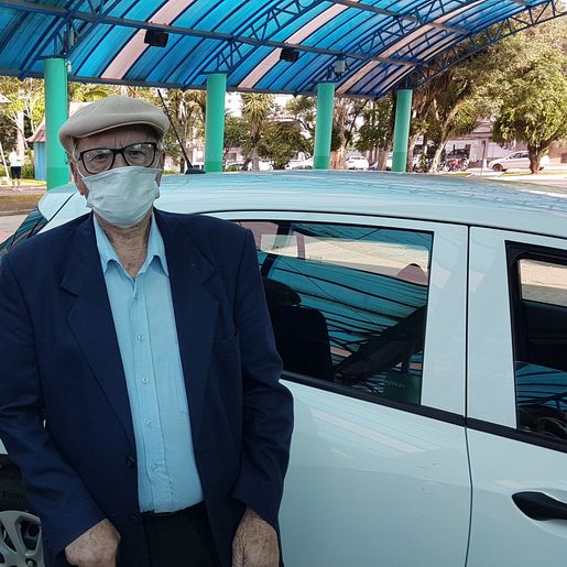 Idosos acima de 90 anos começam a ser vacinados no município