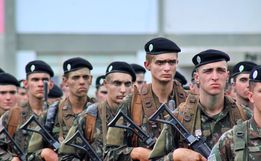 Solenidade marca entrega da boina preta a 200 jovens no 14º Regimento de Cavalaria Mecanizado