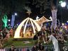 Grande público acompanha o acionamento das luzes de Natal na praça de São João do Oeste