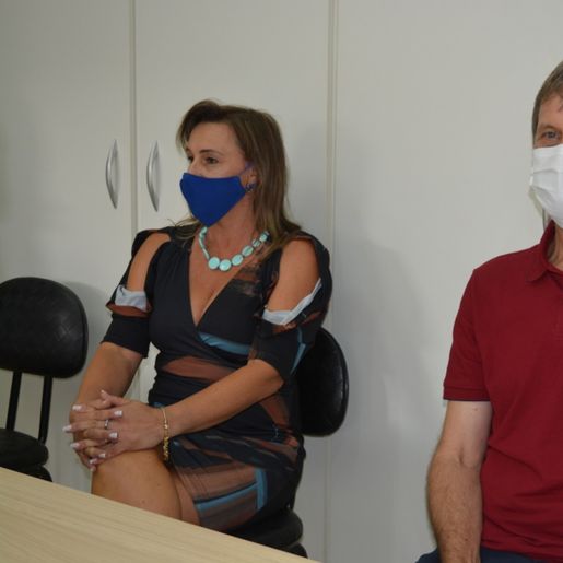Vídeo: Parlamentar destina dois veículos para Campo Erê 
