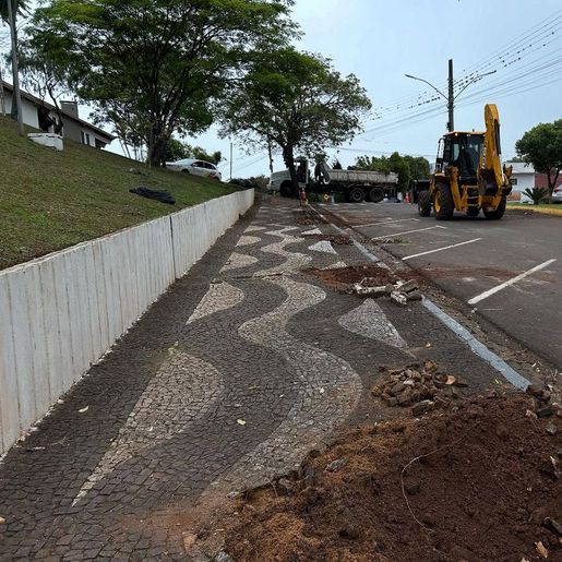 São José do Cedro revitaliza passeio lateral da praça José João Grando