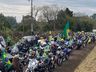 FOTOS: Bolsonaro participa de motociata com prefeito de Chapecó na carona