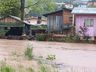 Chuva deixa cidade alagada e pessoas ilhadas na região 