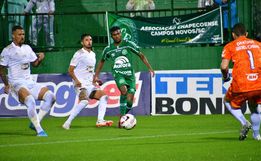 Chapecoense perde para o Cruzeiro na Série B do Brasileirão