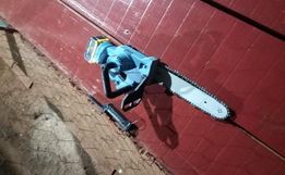 Homem morre após invadir casa com faca e motosserra em Saudades 