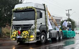 Mesmo com frio tradicional carreata da festa do colono e motorista movimenta comunidade
