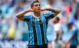 Grêmio goleia São Luiz na Arena com show de Cristaldo