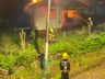 ATUALIZADO | Incêndio consome casa de madeira em Iporã do Oeste