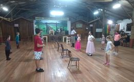 Instrutor de dança gaúcha comemora retomada das atividades