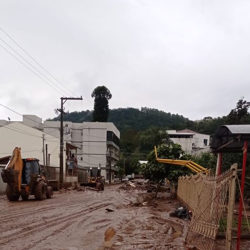 Voluntários retornam do Rio Grande do Sul após auxilio 