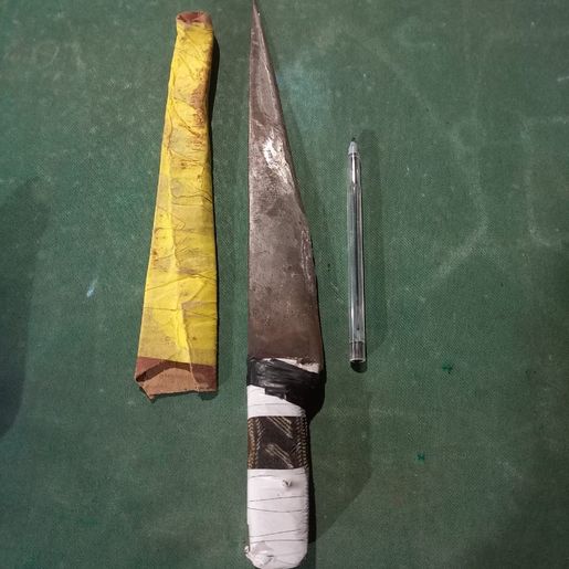  Polícia apreende droga e arma branca em bar de Campo Erê