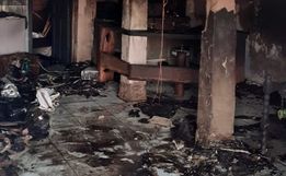 Homem põe fogo na própria casa