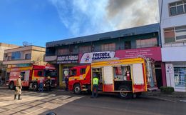 Incêndio de grandes proporções é controlado no centro de SMOeste